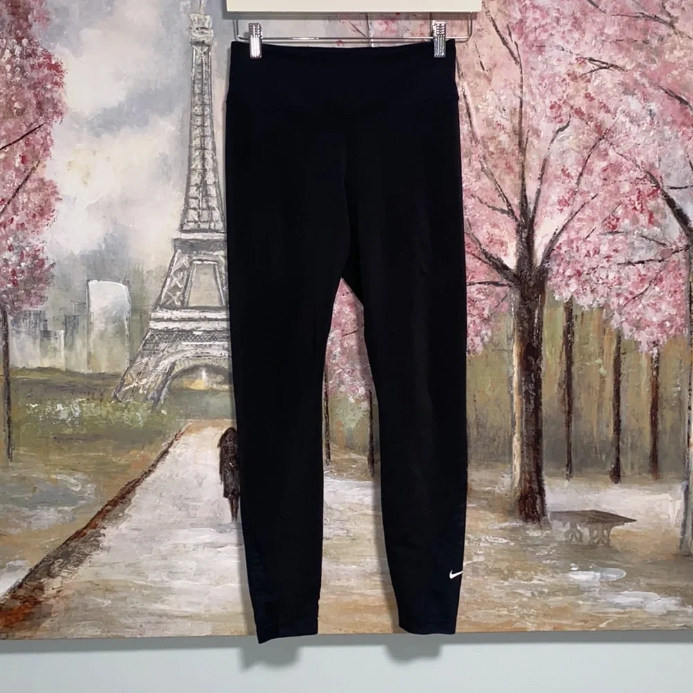 Nike Women Regular Fit Tights in Black w White Logo sz M EUC